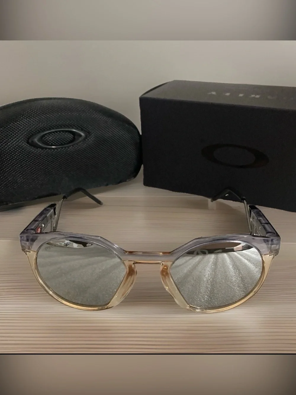 Oakley description brand